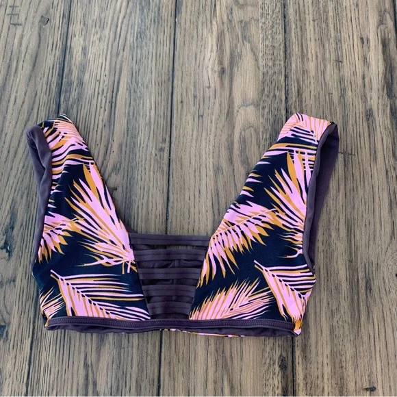 Maaji Fig Divine Reversible 4-way bikini swim top - Picture 1 of 4